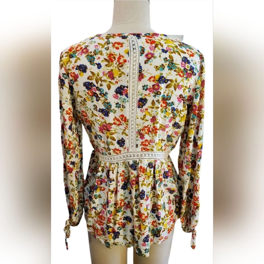 Jessica Simpson Boho Floral Peasant Blouse With Lace Trim Size‎ S - Picture 2 of 7